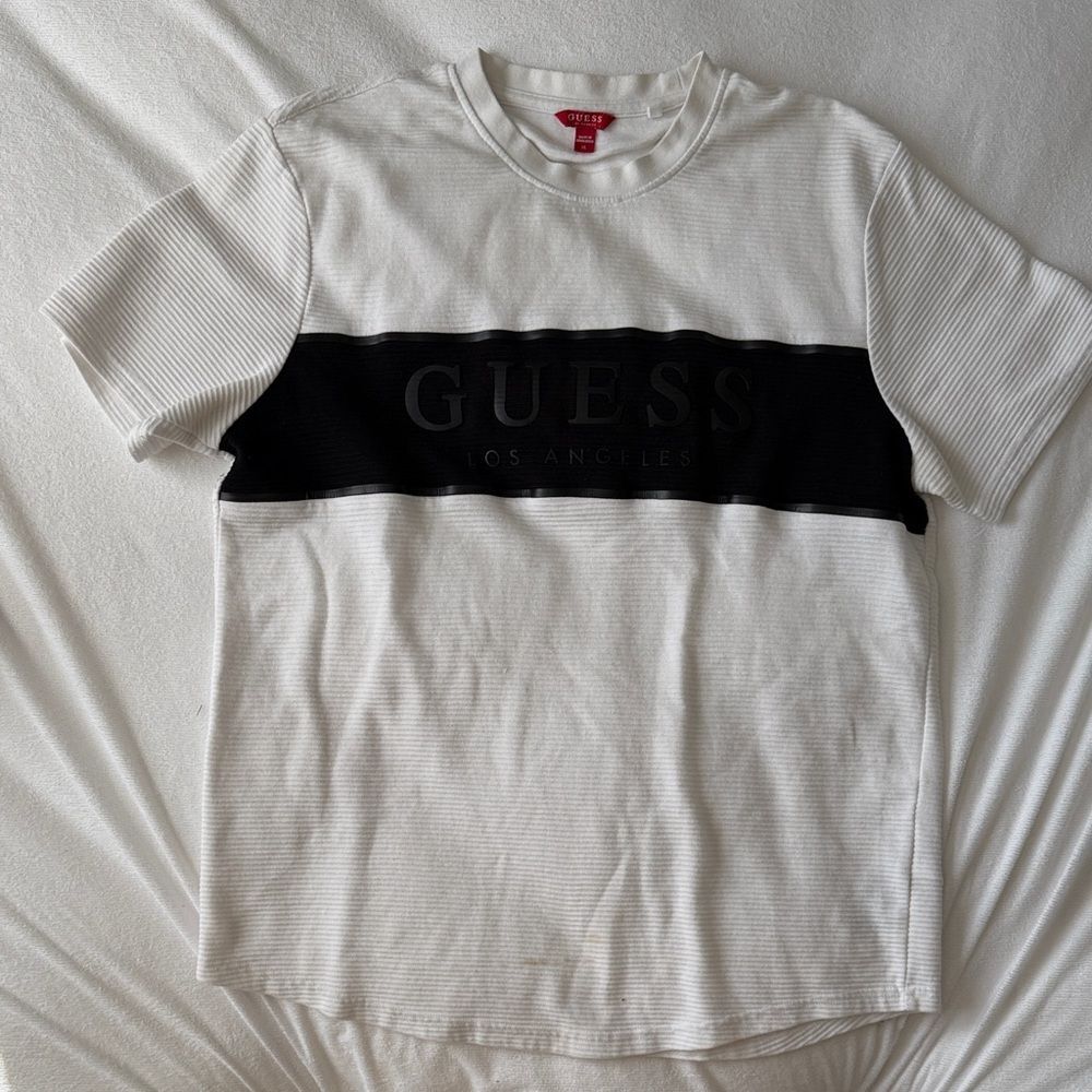 Guess Men’s White and Black Short Sleeve Tee XL